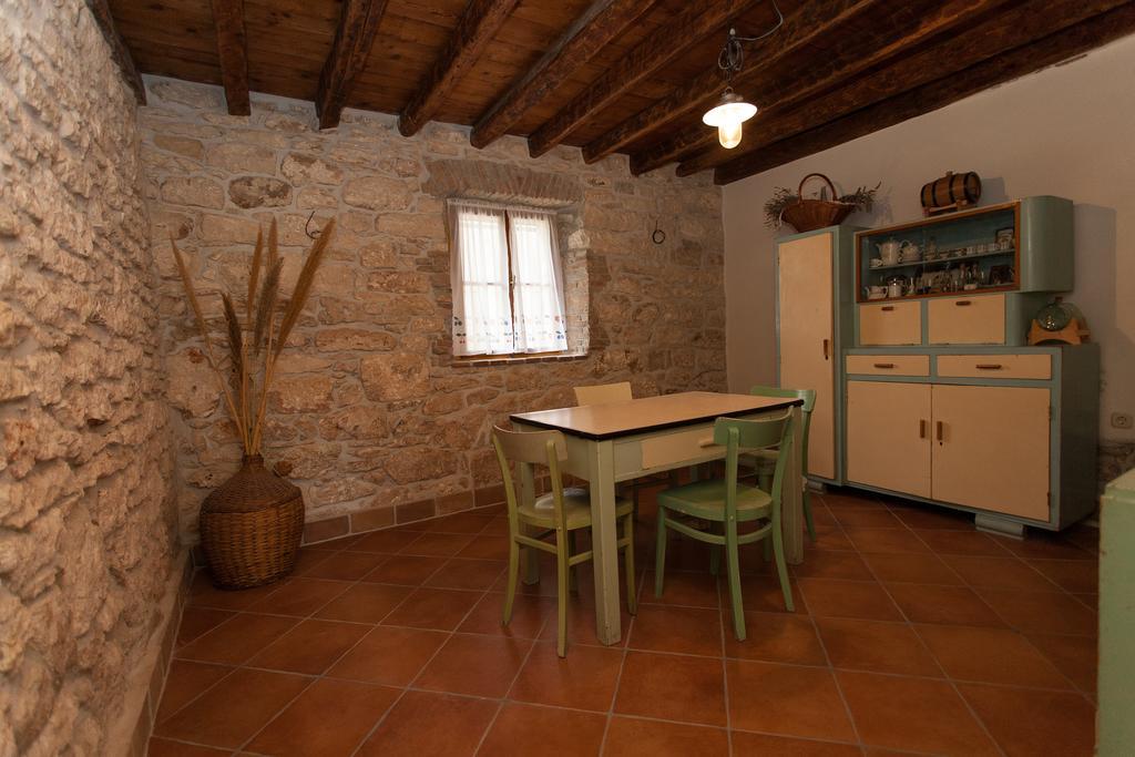 Holiday Home Mihovilovic Premantura Camera foto